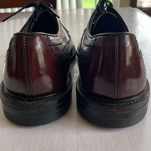 Classic Brown Leather Oxfords - Picture 4 of 8